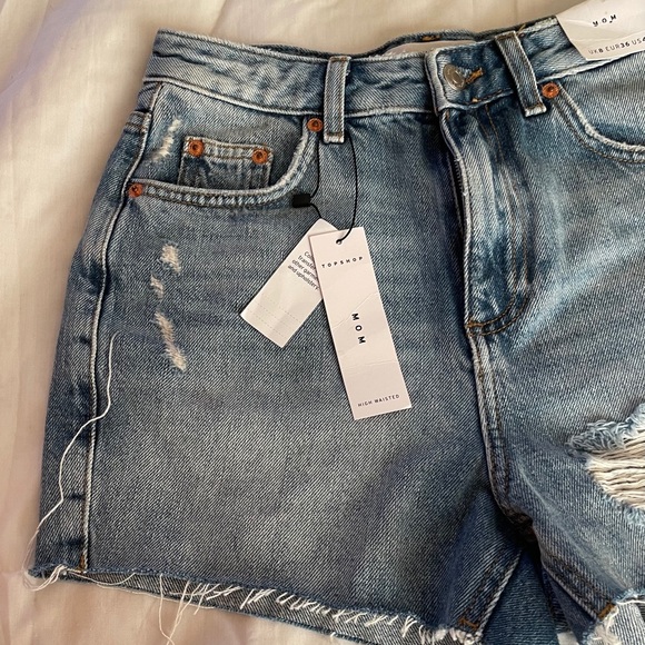 TOPSHOP Mom bleach ripped jeans shorts - Picture 4 of 8